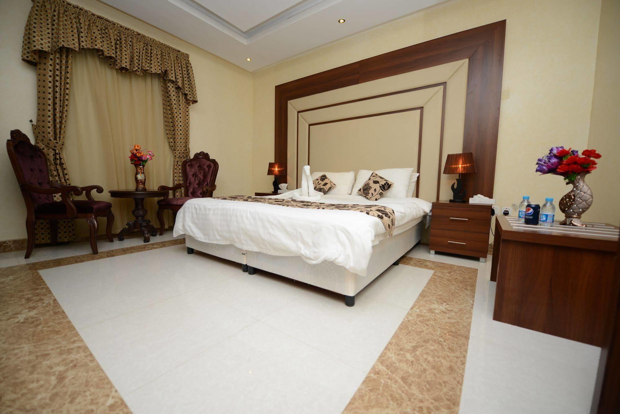 Hotelier Suites Rijád Exteriér fotografie