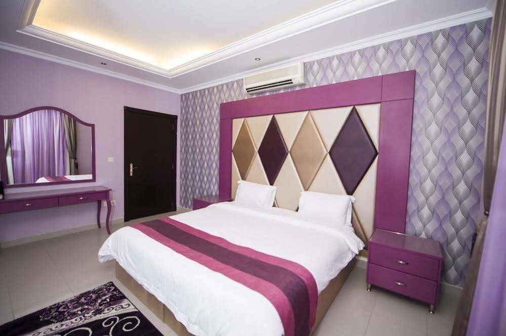 Hotelier Suites Rijád Exteriér fotografie